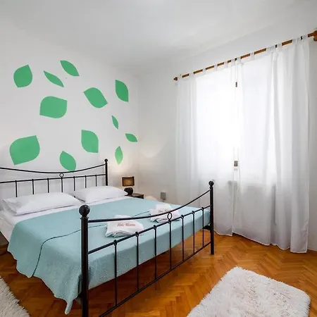House Karla Valentina Skropeti