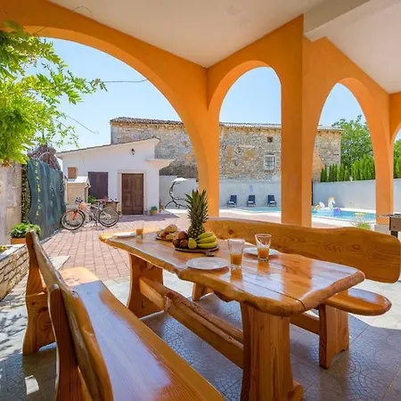 Holiday home House Karla Valentina Skropeti