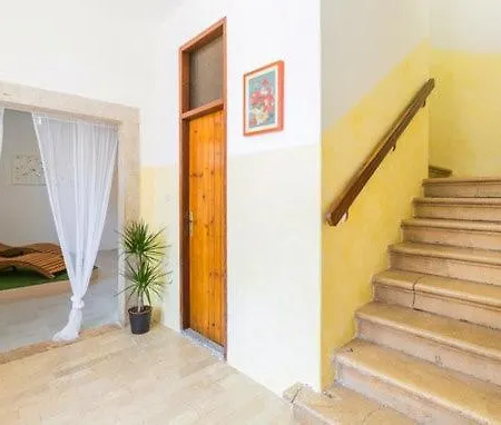 House Karla Valentina